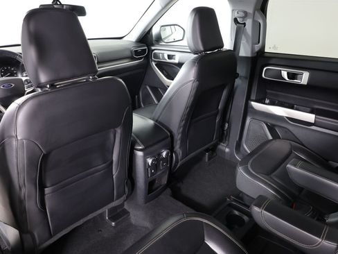 Used 2021 Ford Explorer XLT w/ Equipment Group 202A AWD/4WD image 50