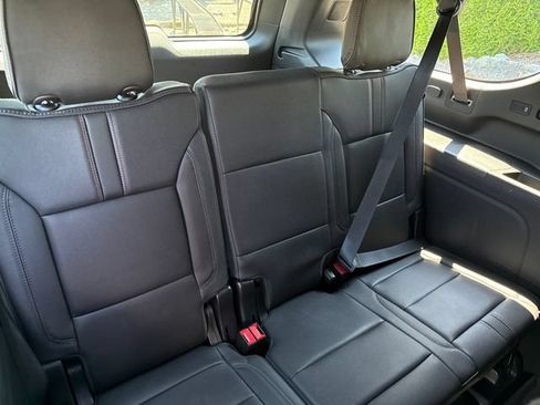 Used 2023 Chevrolet Suburban RST w/ Sport Performance Package AWD/4WD image 21