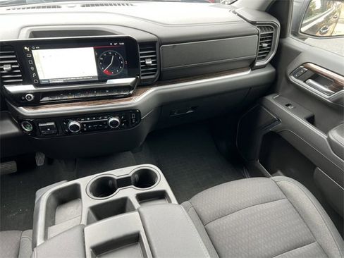 Used 2022 GMC Sierra 1500 Elevation image 35