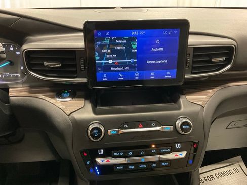 Used 2020 Ford Explorer Limited AWD/4WD image 24