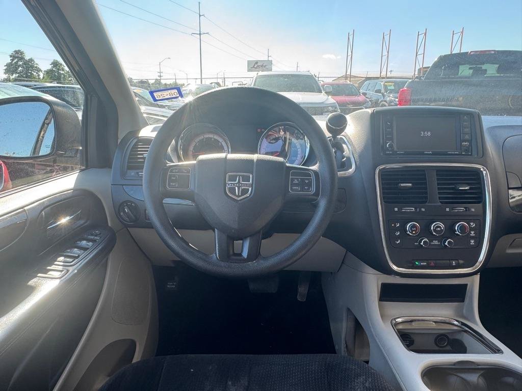 Used 2019 Dodge Grand Caravan SE w/ UConnect Hands-Free Group FWD image 15