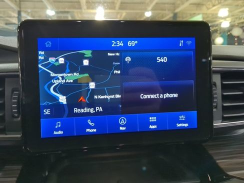 Used 2024 Ford Explorer Limited image 12