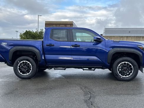 New 2025 Toyota Tacoma TRD Off-Road image 8