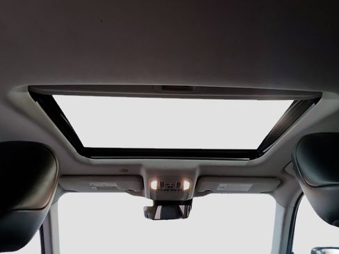 Used 2020 Toyota Highlander XLE image 15