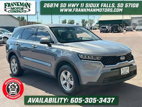 Used 2021 Kia Sorento LX AWD/4WD image 1