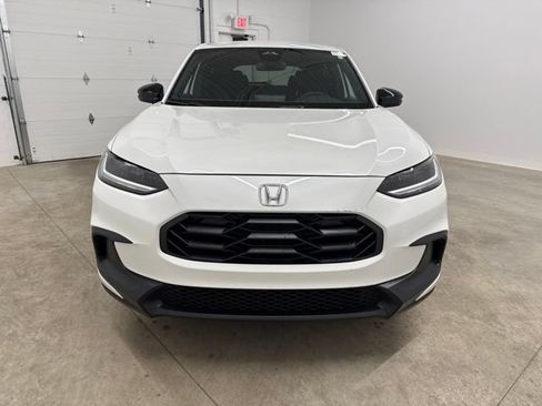 Used 2024 Honda HR-V Sport image 2