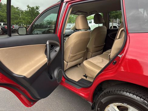 Used 2012 Toyota RAV4 4WD w/ Value Pkg image 25