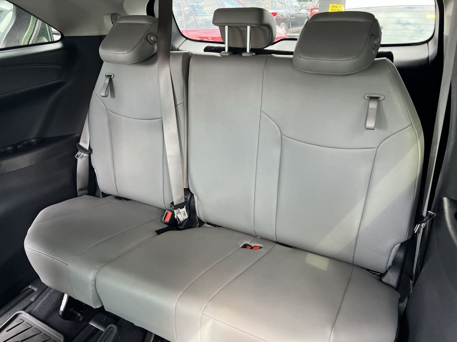 Used 2025 Toyota Sienna XLE AWD/4WD image 21