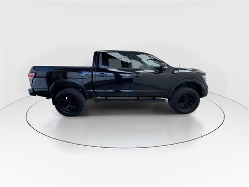 Used 2020 Nissan Titan PRO-4X w/ Pro-4x Convenience Package image 9