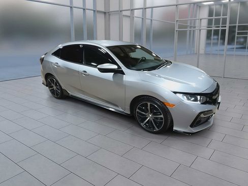 Used 2021 Honda Civic Sport image 2