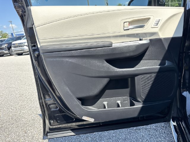 Used 2025 Toyota Sienna Limited AWD/4WD image 42