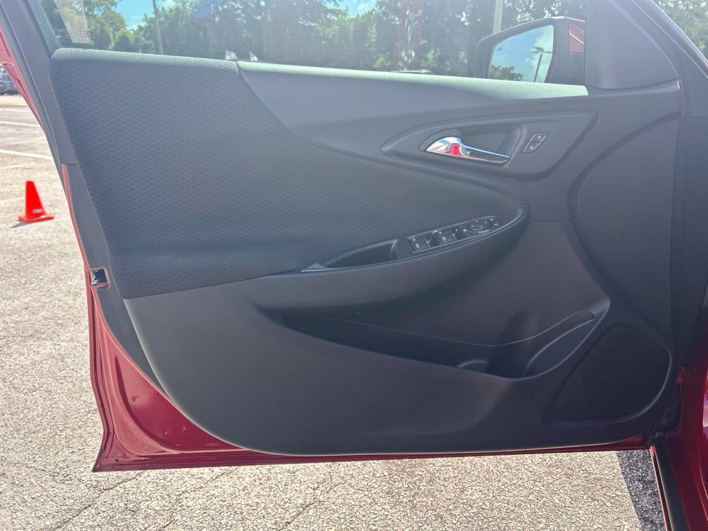 Used 2021 Chevrolet Malibu RS FWD image 30