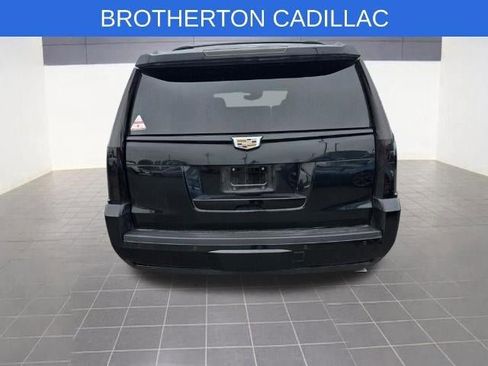 Used 2016 Cadillac Escalade Luxury AWD/4WD image 9