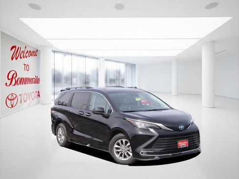 Certified 2024 Toyota Sienna XLE image 2