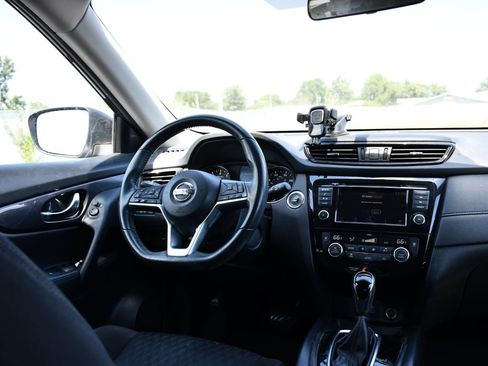 Used 2018 Nissan Rogue SV FWD image 20