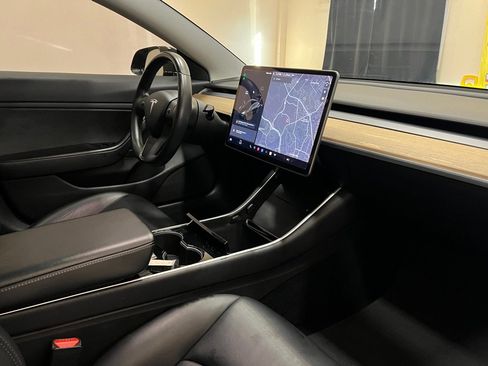 Used 2019 Tesla Model 3 Standard Range image 15