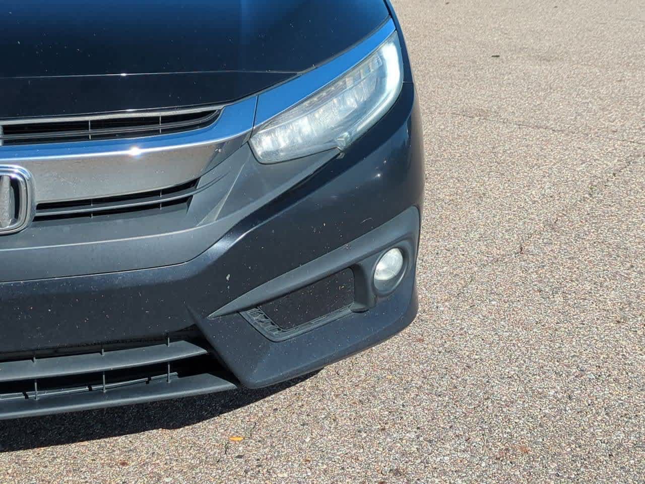 Used 2017 Honda Civic Touring image 10
