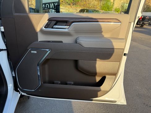 New 2026 GMC Sierra 2500 SLT w/ Max Trailering Package image 23