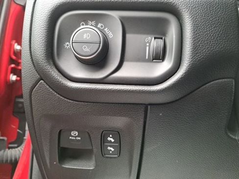 Used 2021 RAM 1500 Big Horn w/ Built-to-serve Edition image 15