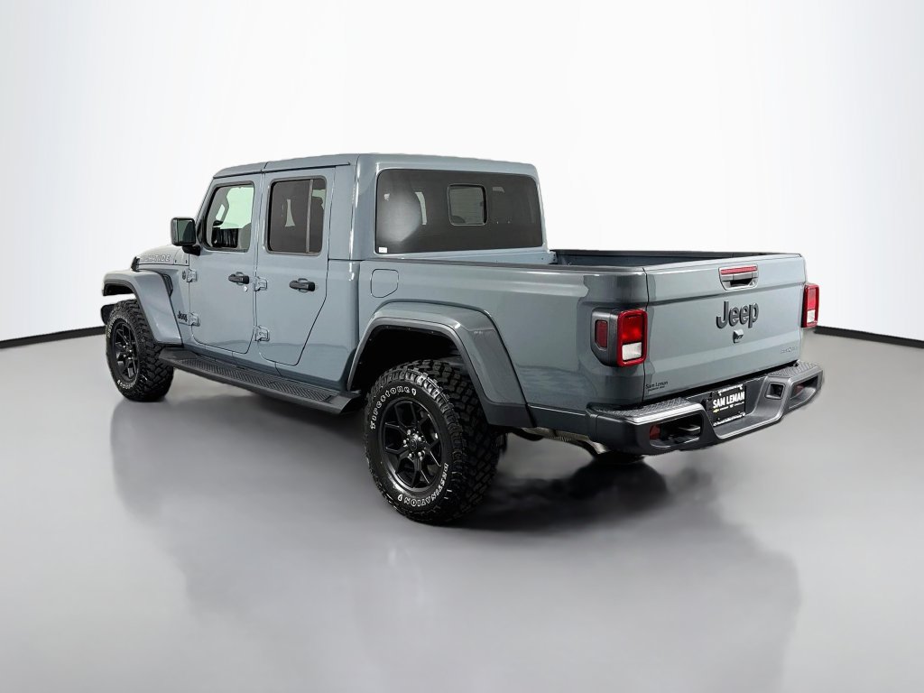 Used 2025 Jeep Gladiator Sport AWD/4WD image 5