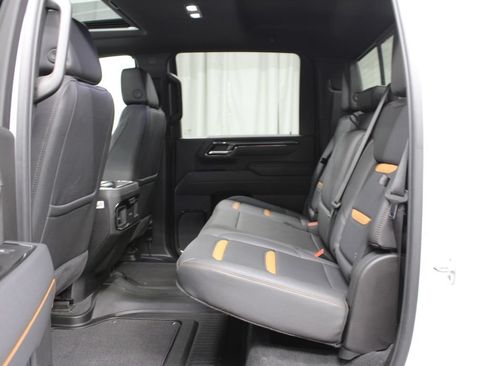 Used 2026 GMC Sierra 2500 AT4 w/ Technology Package AWD/4WD image 17