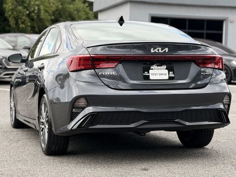 Used 2022 Kia Forte GT-Line w/ GT-Line Premium Package FWD image 3