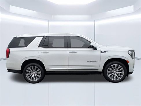 Used 2022 GMC Yukon Denali image 3