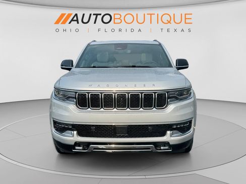 Used 2025 Jeep Wagoneer Series III w/ Premium Group I AWD/4WD image 8