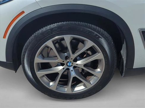 Used 2021 BMW X5 xDrive40i w/ Premium Package image 27