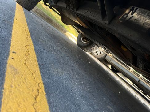 Used 2003 HUMMER H2 Luxury w/ Preferred Equipment Group image 20