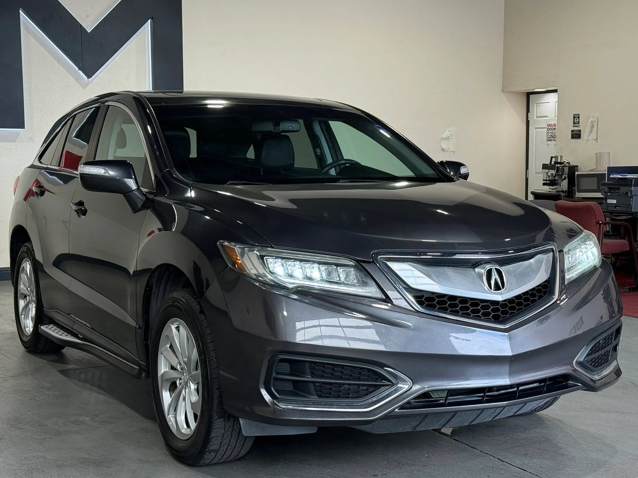 Used 2016 Acura RDX AWD image 3