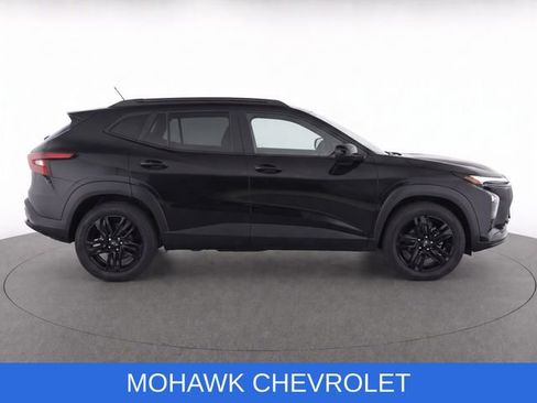 Used 2025 Chevrolet Trax ACTIV w/ Driver Confidence Package FWD image 9