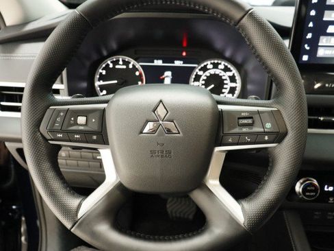 New 2026 Mitsubishi Outlander SE FWD image 8
