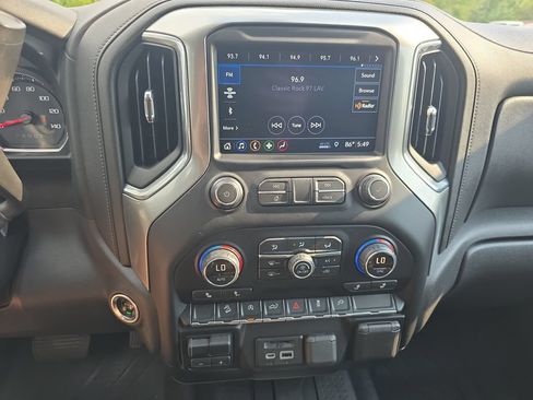 Used 2019 Chevrolet Silverado 1500 LT w/ All-Star Edition AWD/4WD image 19