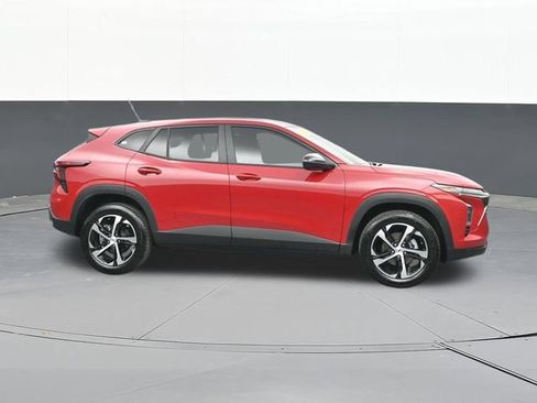 Used 2026 Chevrolet Trax RS FWD image 19