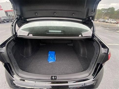 Used 2025 Toyota Corolla LE image 23