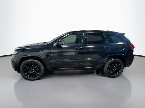 Used 2019 Jeep Grand Cherokee Altitude AWD/4WD image 8