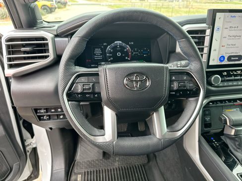 Used 2024 Toyota Sequoia Platinum image 14