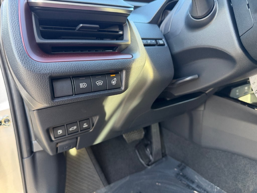 New 2027 Toyota Prius Plug-In Hybrid w/ Limited Premium Package FWD image 19