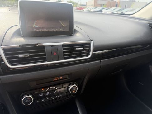 Used 2014 MAZDA MAZDA3 i Touring w/ Technology Package FWD image 12