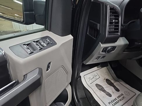 Used 2018 Ford F150 XLT w/ Equipment Group 302A Luxury AWD/4WD image 28