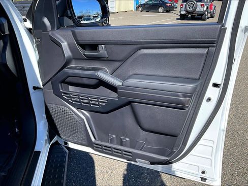 Certified 2025 Toyota 4Runner SR5 image 22