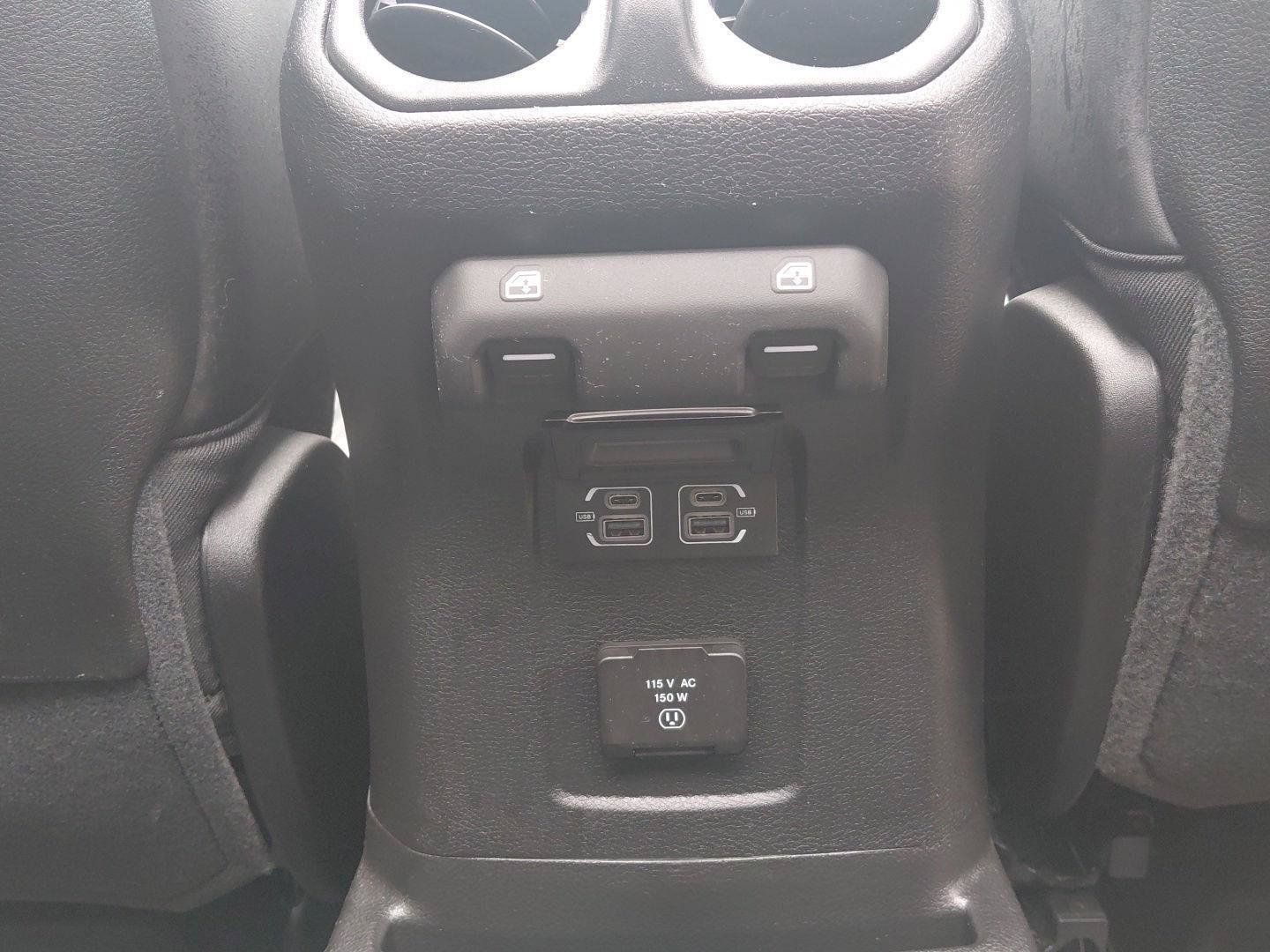 Used 2024 Jeep Wrangler Unlimited Rubicon w/ Technology Group AWD/4WD image 16