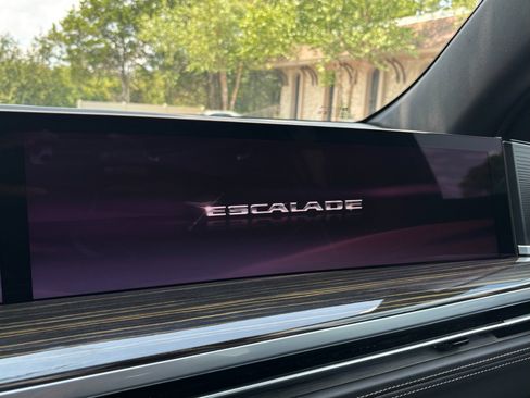 Used 2025 Cadillac Escalade ESV Premium Luxury w/ LPO, Radiant Package AWD/4WD image 56