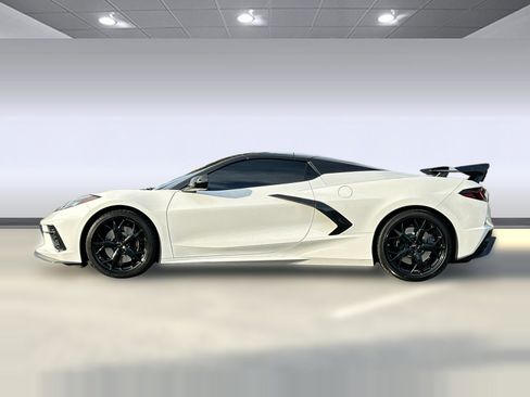 Used 2025 Chevrolet Corvette Stingray Premium Conv w/ Z51 Performance Package RWD image 2