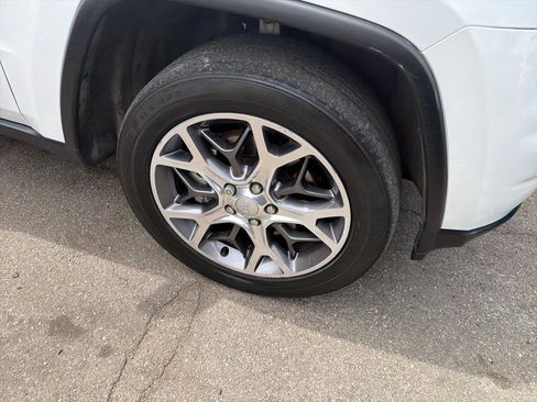 Used 2021 Jeep Grand Cherokee Limited w/ Sun & Sound Group image 4