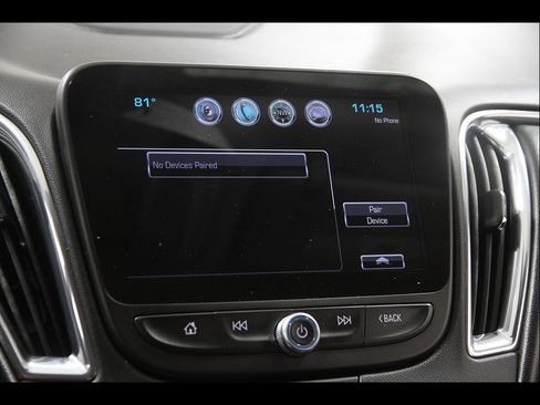 Used 2018 Chevrolet Malibu LT w/ Leather Package FWD image 11