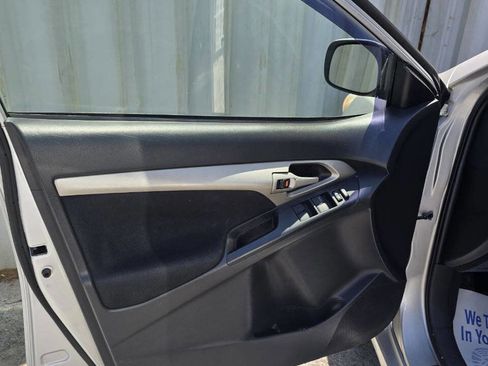 Used 2010 Toyota Matrix image 13