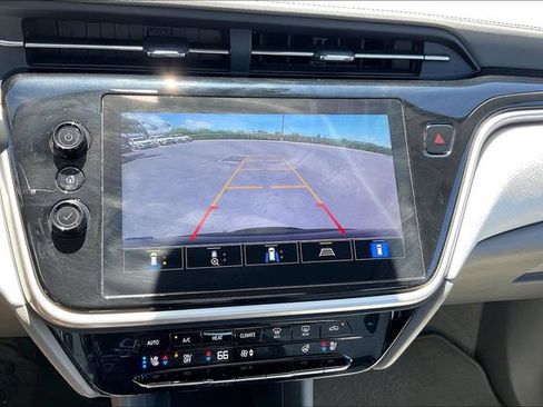 Used 2022 Chevrolet Bolt EUV Premier FWD image 20