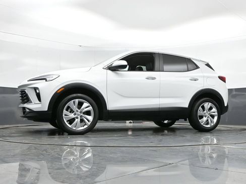 Used 2025 Buick Encore GX Preferred AWD/4WD image 44